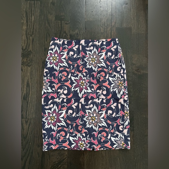 Loft Floral Pencil Skirt - Picture 3 of 3